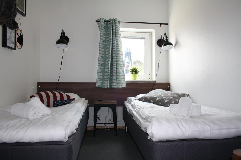 Uncle Joe'S Hostel Visby Phòng bức ảnh
