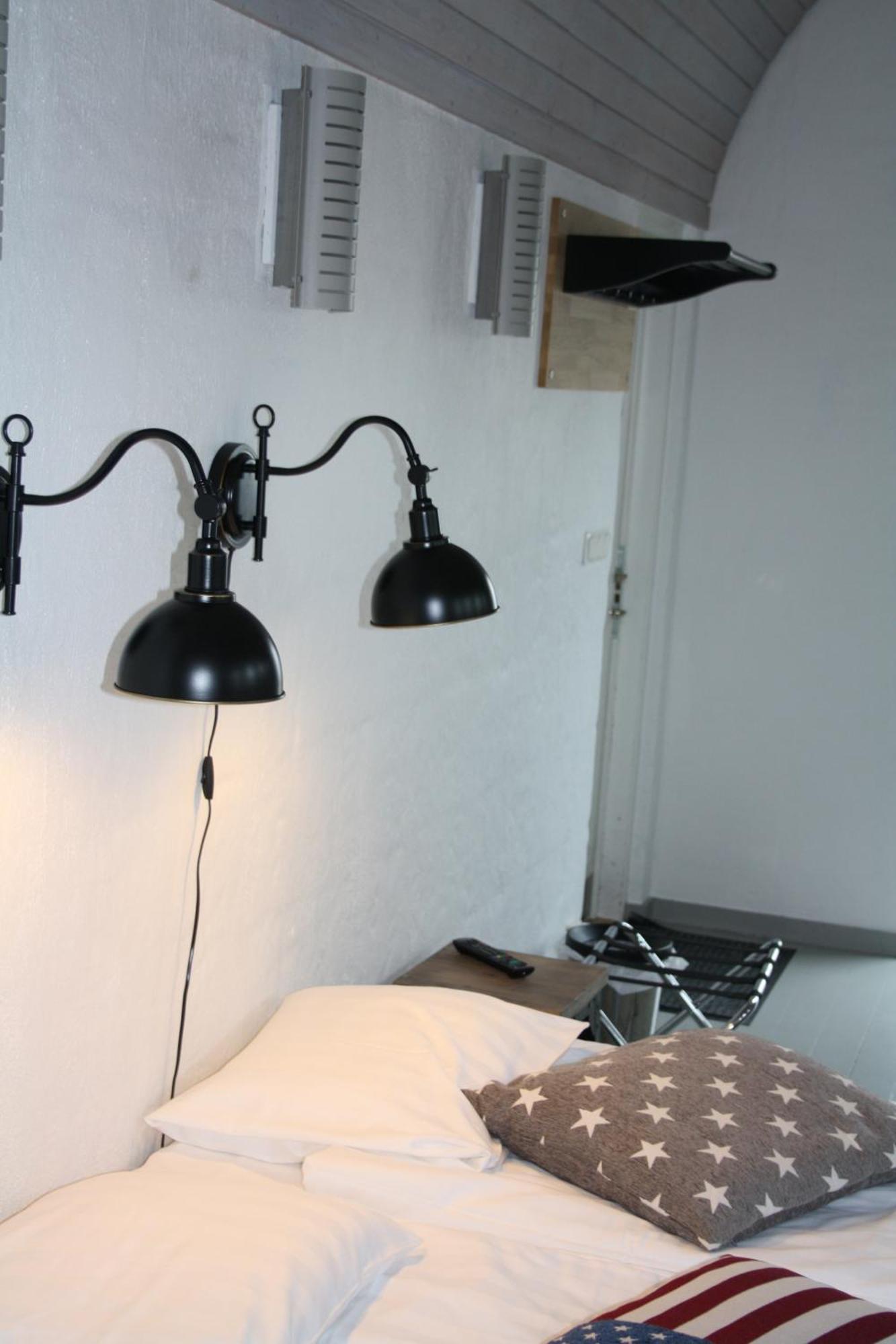 Uncle Joe'S Hostel Visby Phòng bức ảnh